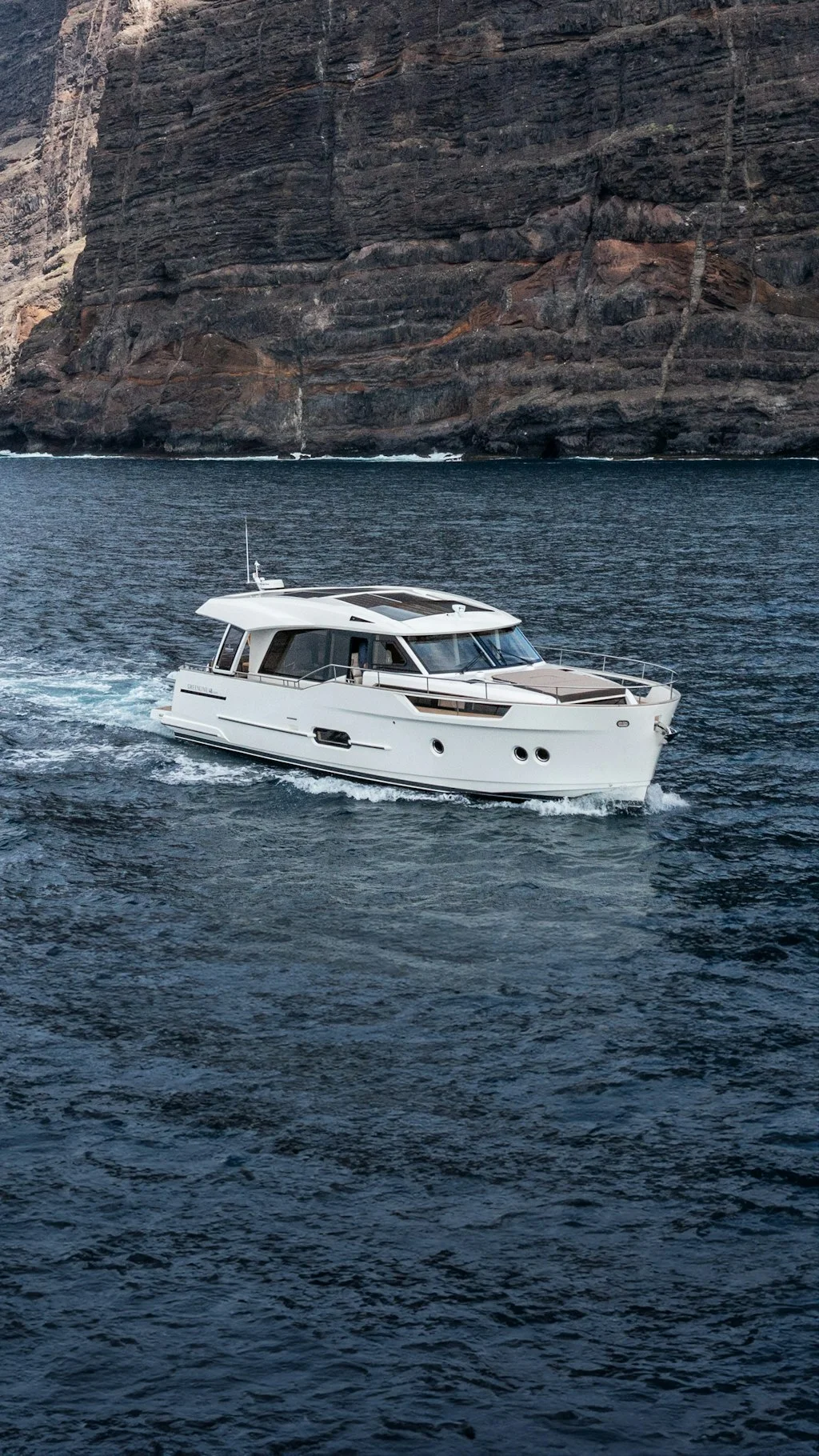 Greenline 48 Coupe — photo 8