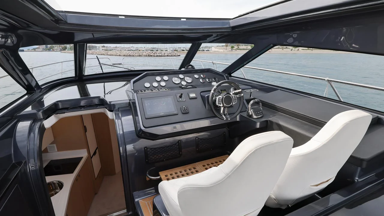 Focus yachts Power 44 — photo 9