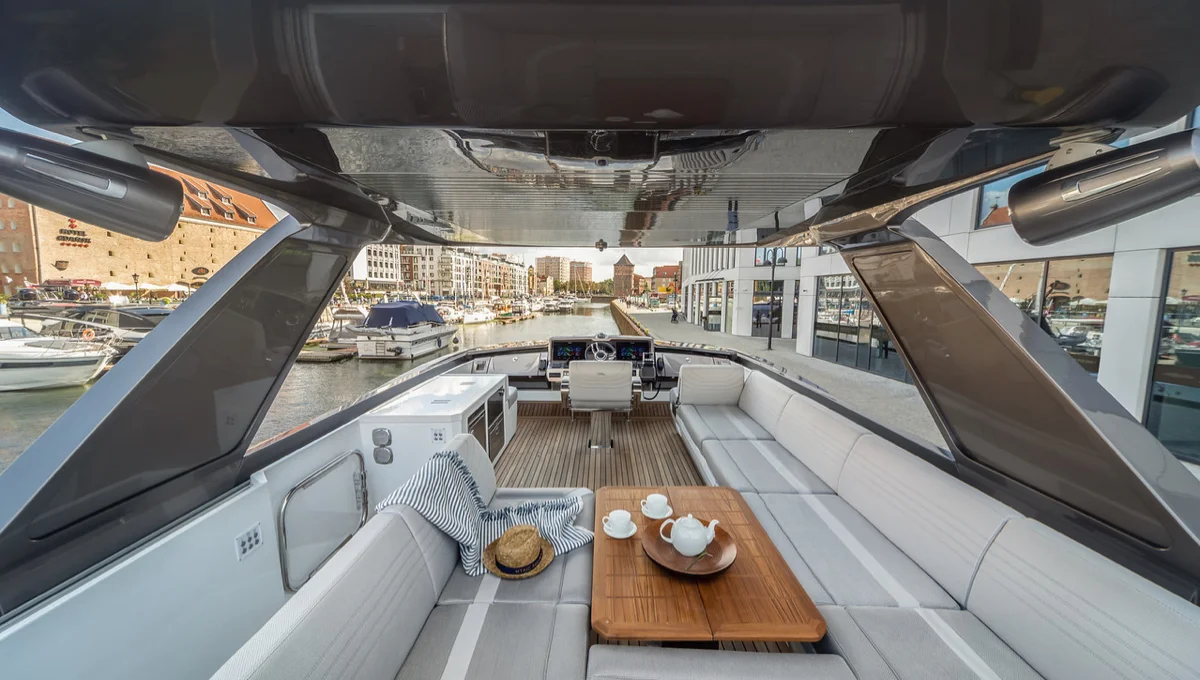 Galeon 700 sky — photo 8
