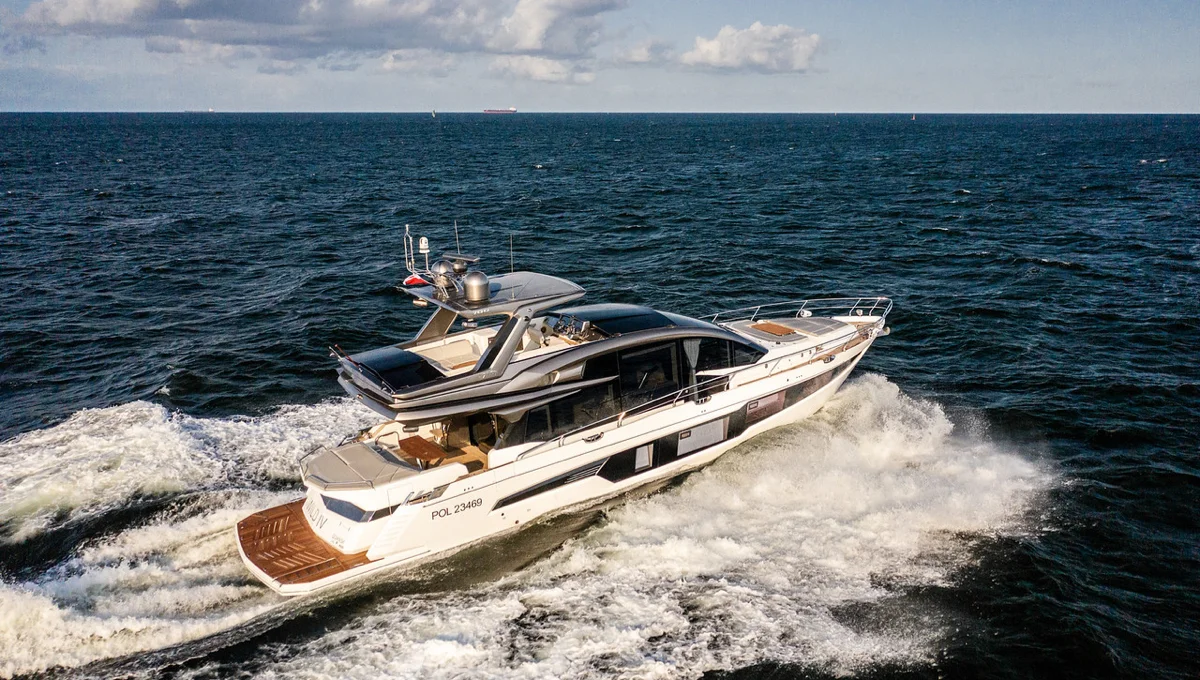 Galeon 700 sky — photo 4