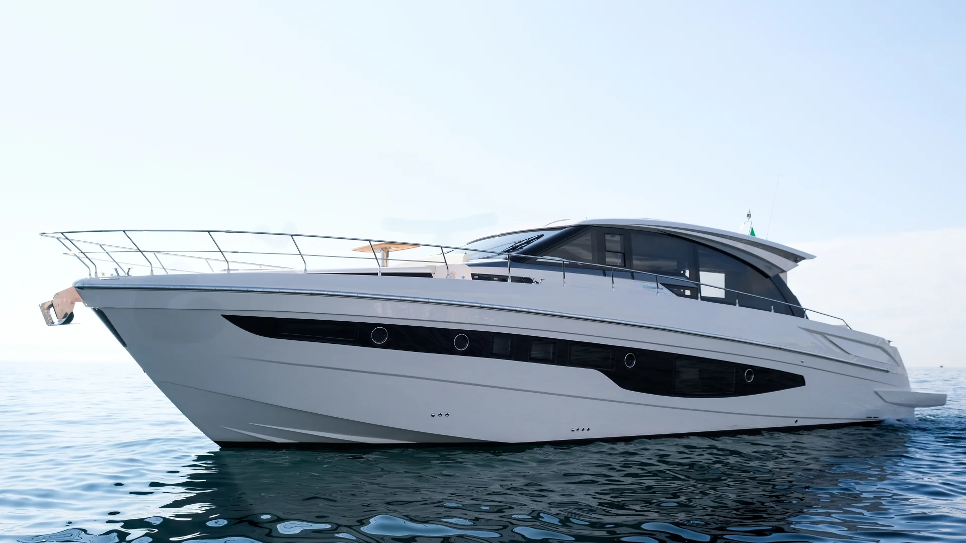 Cayman Yachts S600 — photo 5