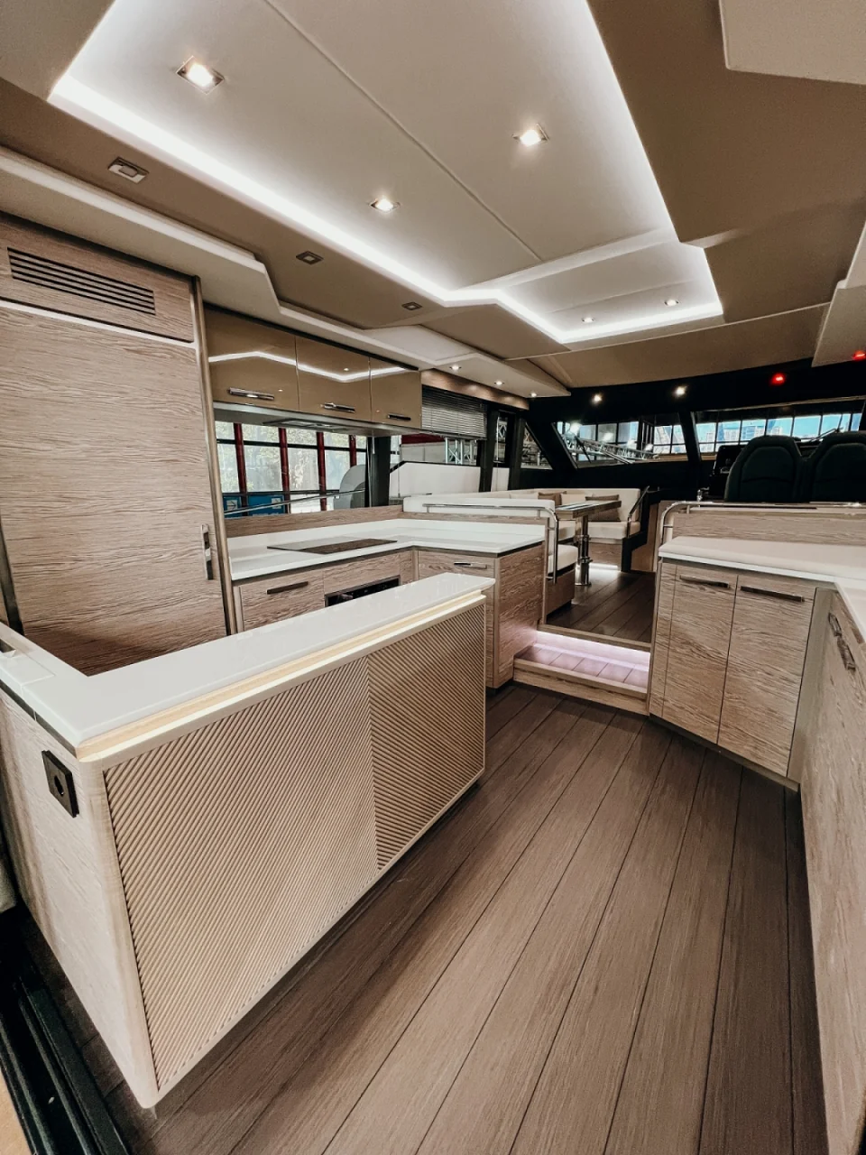 Cayman Yachts S600 — photo 7